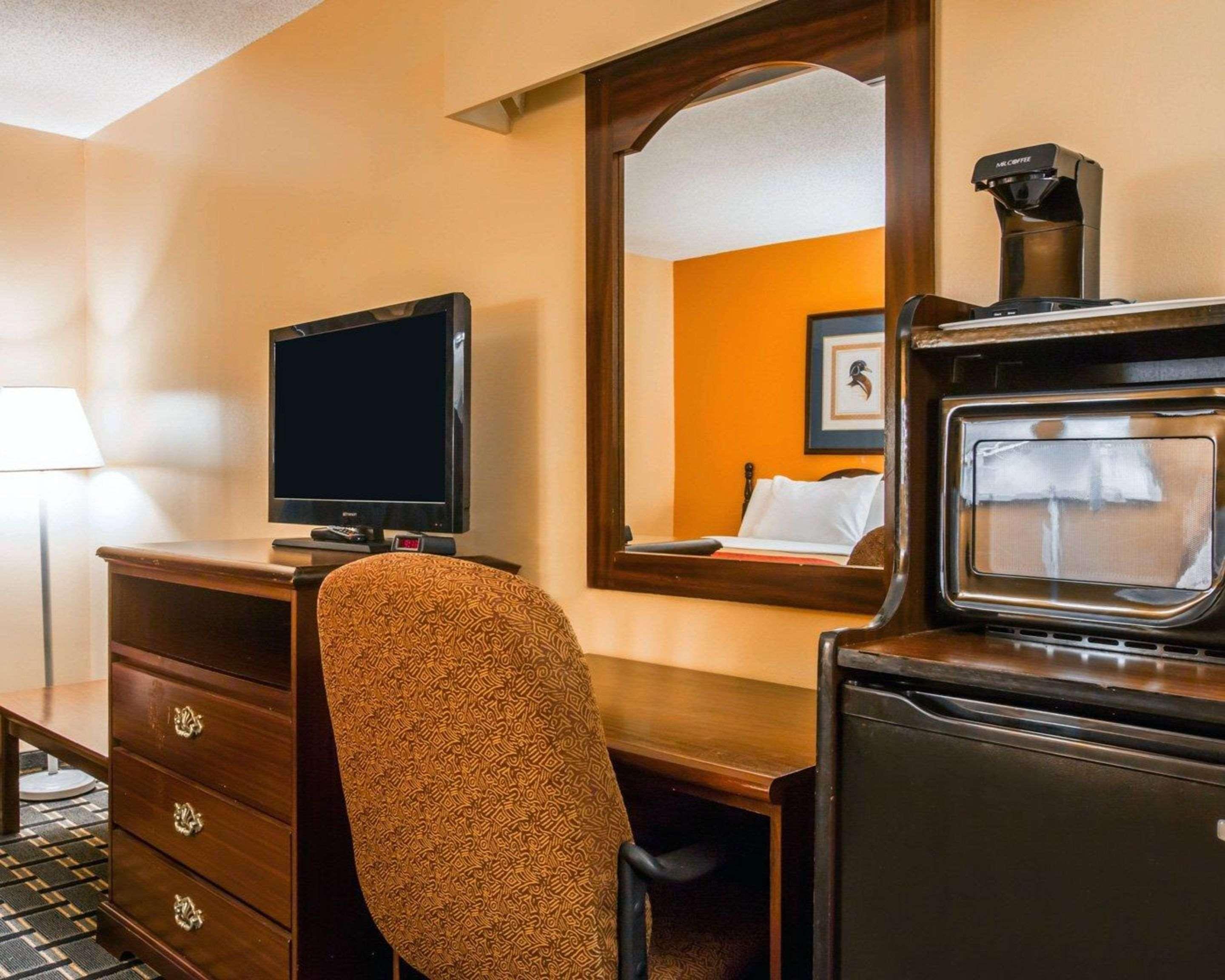 יופאלה Econo Lodge מראה חיצוני תמונה