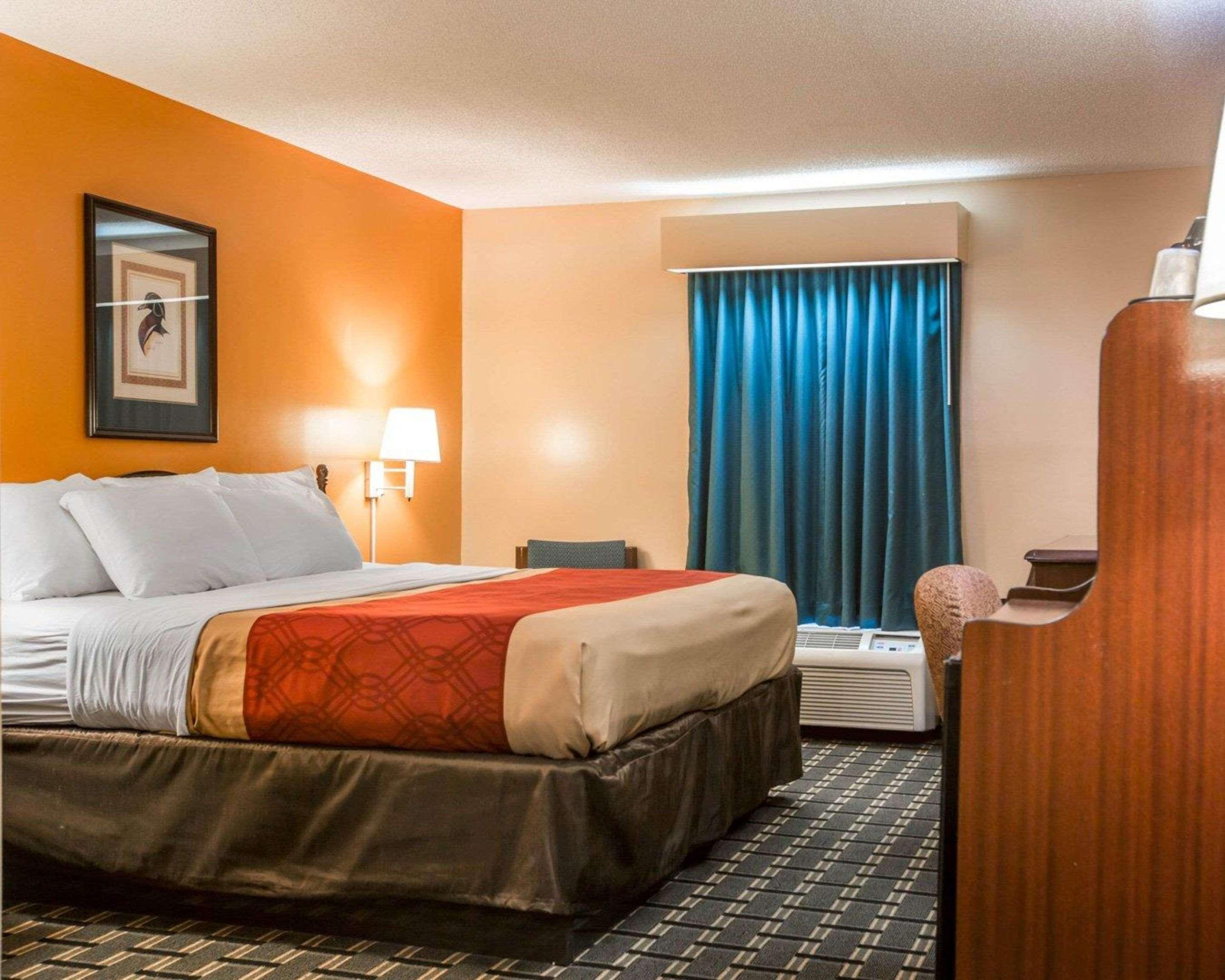 יופאלה Econo Lodge מראה חיצוני תמונה