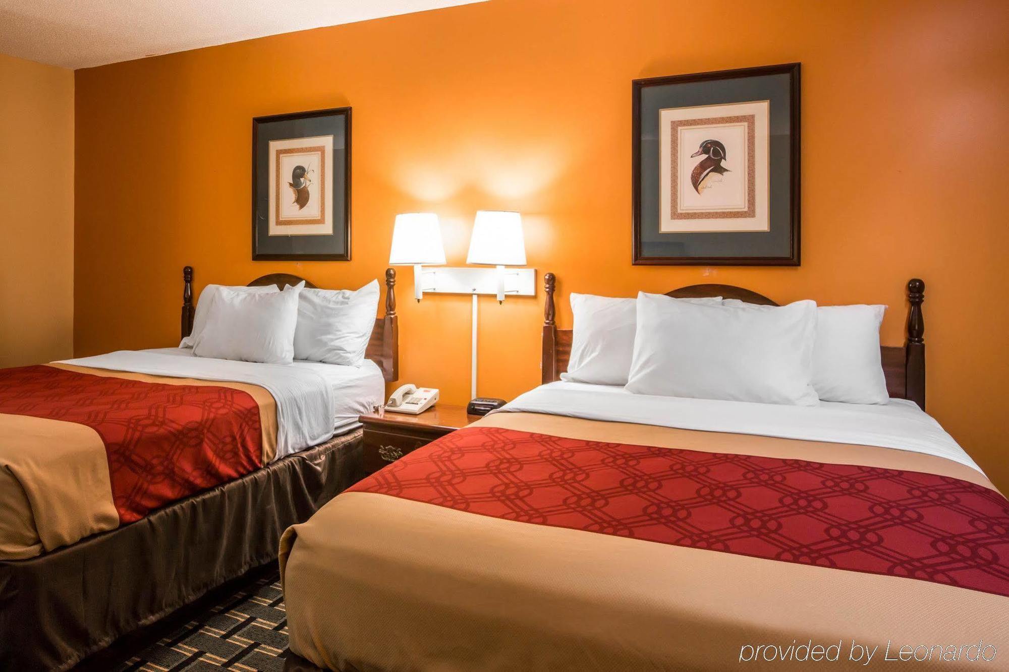 יופאלה Econo Lodge מראה חיצוני תמונה