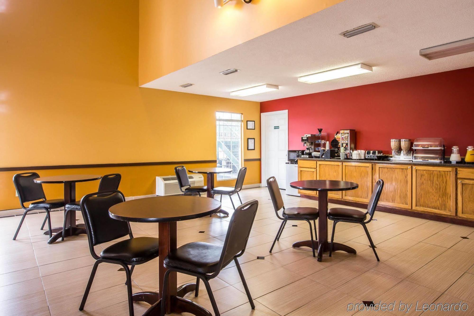 יופאלה Econo Lodge מראה חיצוני תמונה