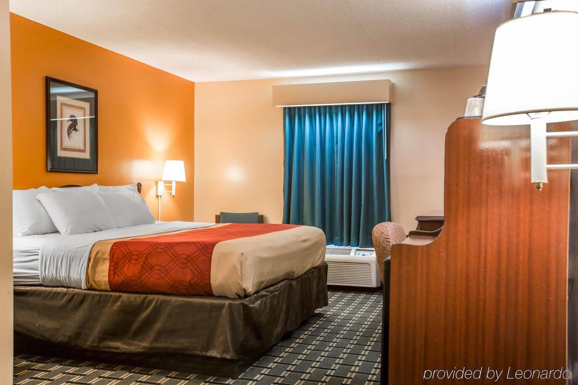 יופאלה Econo Lodge מראה חיצוני תמונה